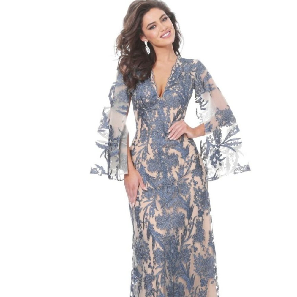 New Mother of the Bride Dress never worn  with  Dress Cover Size 4